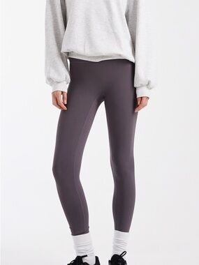 Lululemon Wunder Under High Rise Leggings 28", Size 4- in solid charcoal gray